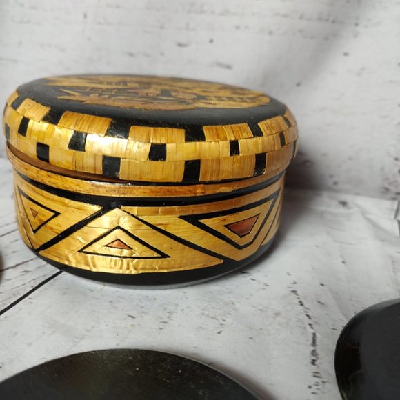 Japan Asian Wood Carved Coasters With Storage Box - Picture 10 of 14